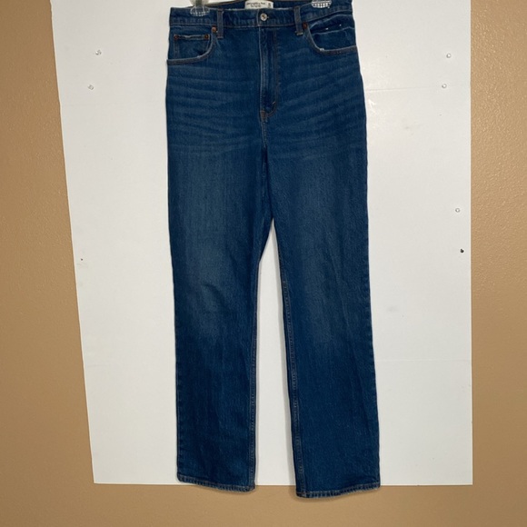 Abercrombie & Fitch “The 90’s” straight leg stretch jeans. Size 30/10. - Picture 4 of 4